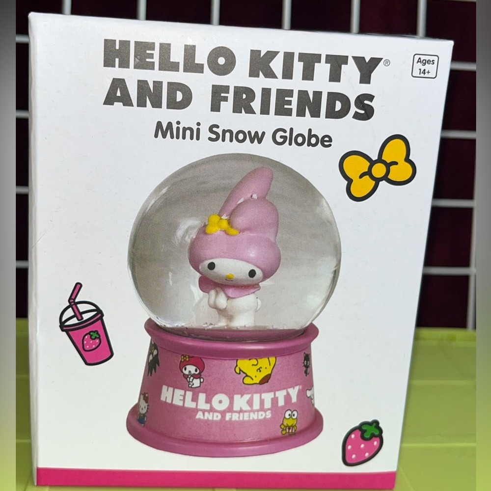 Sanrio Hello Kitty and Friends My Melody Mini Snow Globe NIB NWT NEW